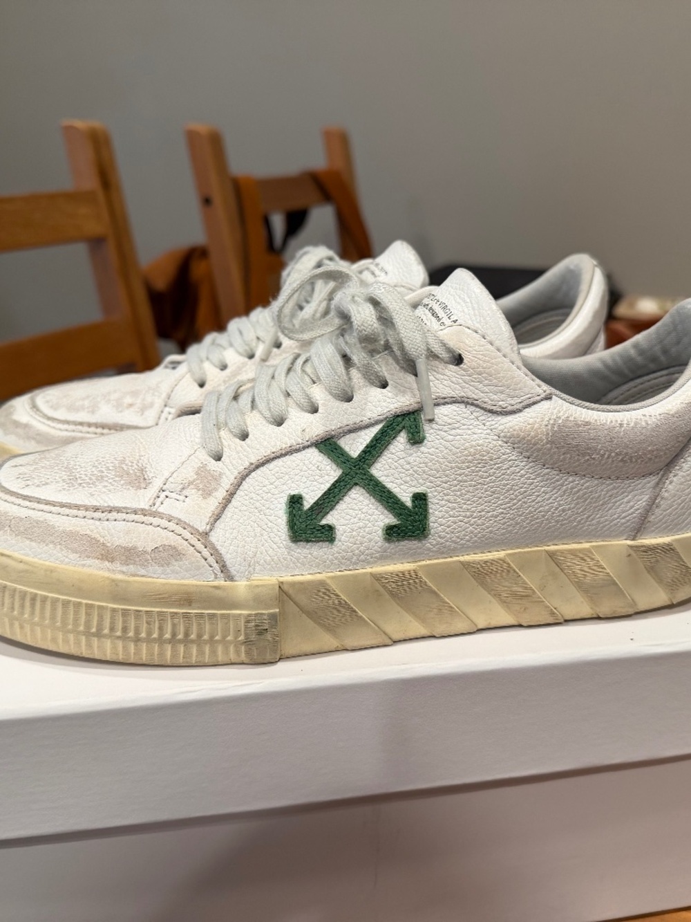 Off-White Vulcanized Low Distressed